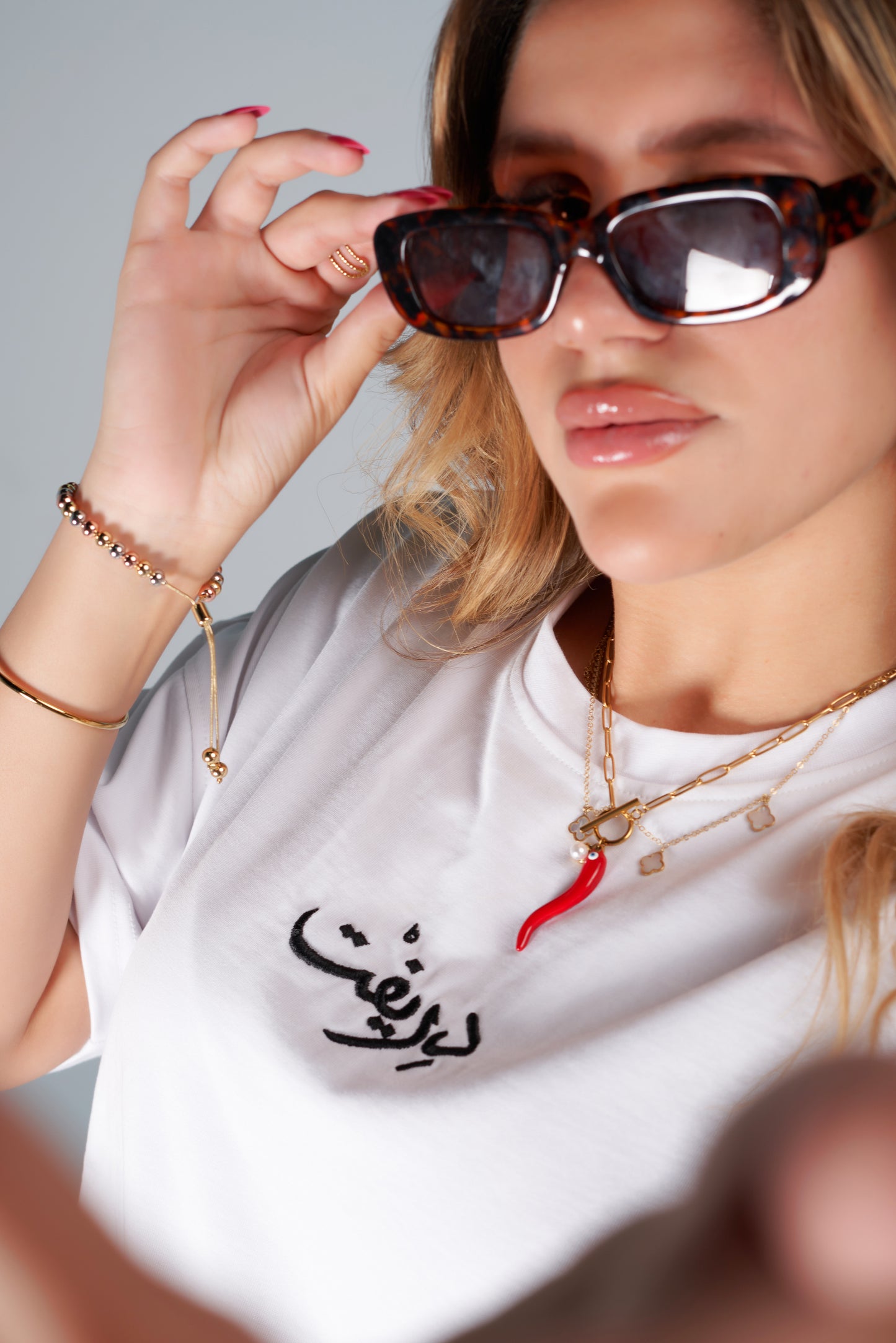 arabic white tee -adults